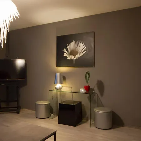 Apartment Scenic With Balcony - Two Bedroom With Balcony *